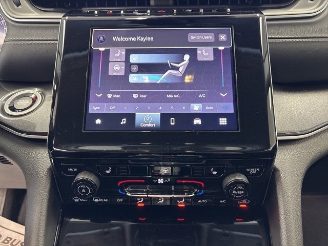 2022 Jeep Grand Cherokee Laredo 4x4