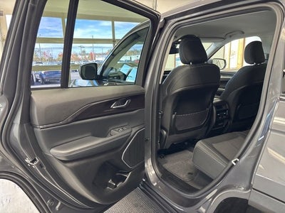 2022 Jeep Grand Cherokee Laredo 4x4