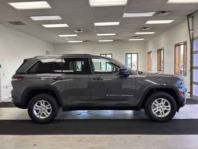 2022 Jeep Grand Cherokee Laredo 4x4